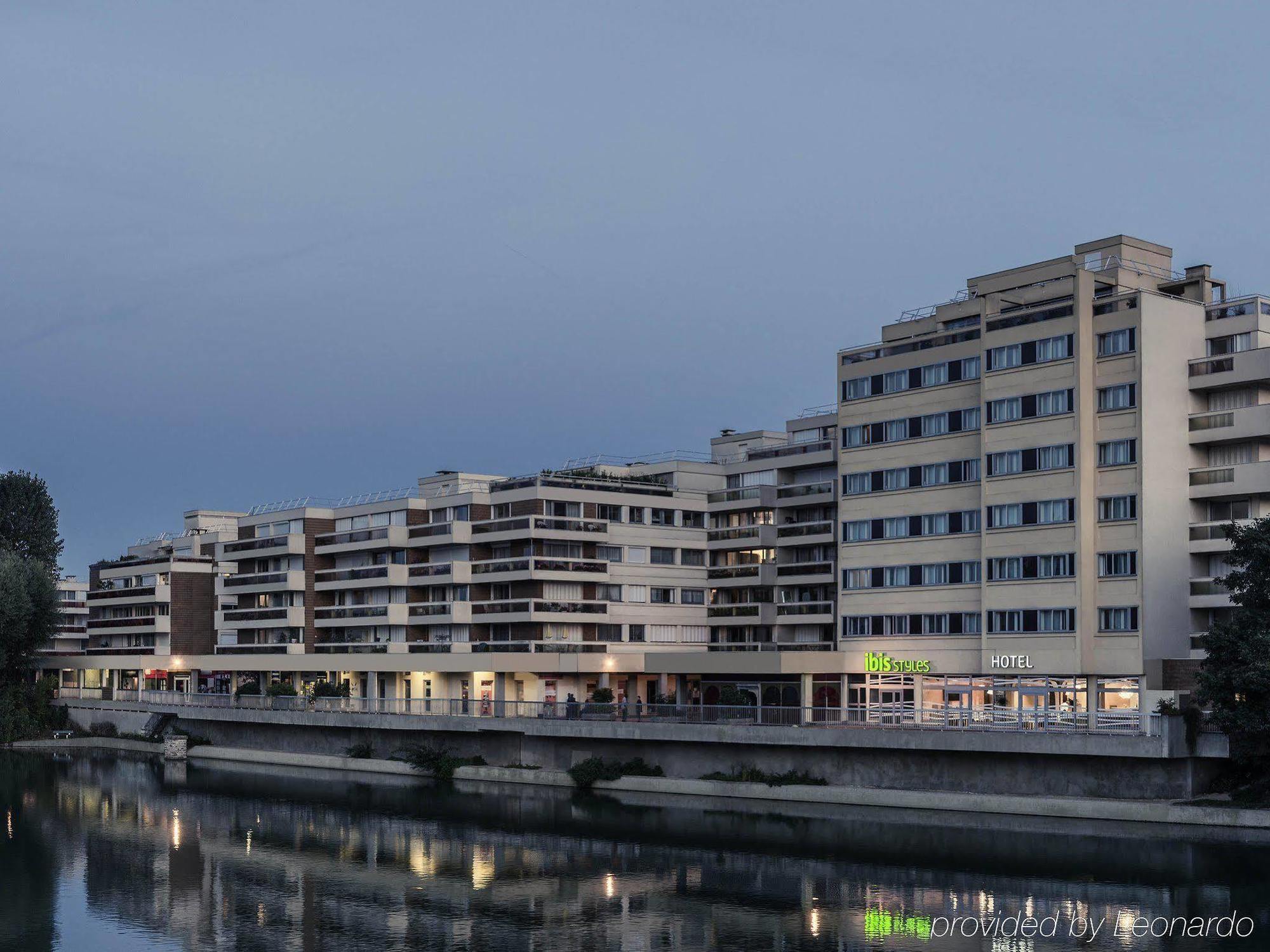 Hotel Ibis Styles Meaux Centre Exterior foto